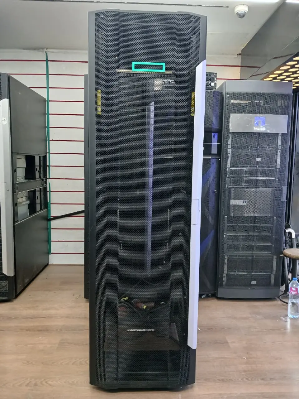 HPE 42U 600mm x 1075m-4 HPE 42U 600mm x 1075m-4
