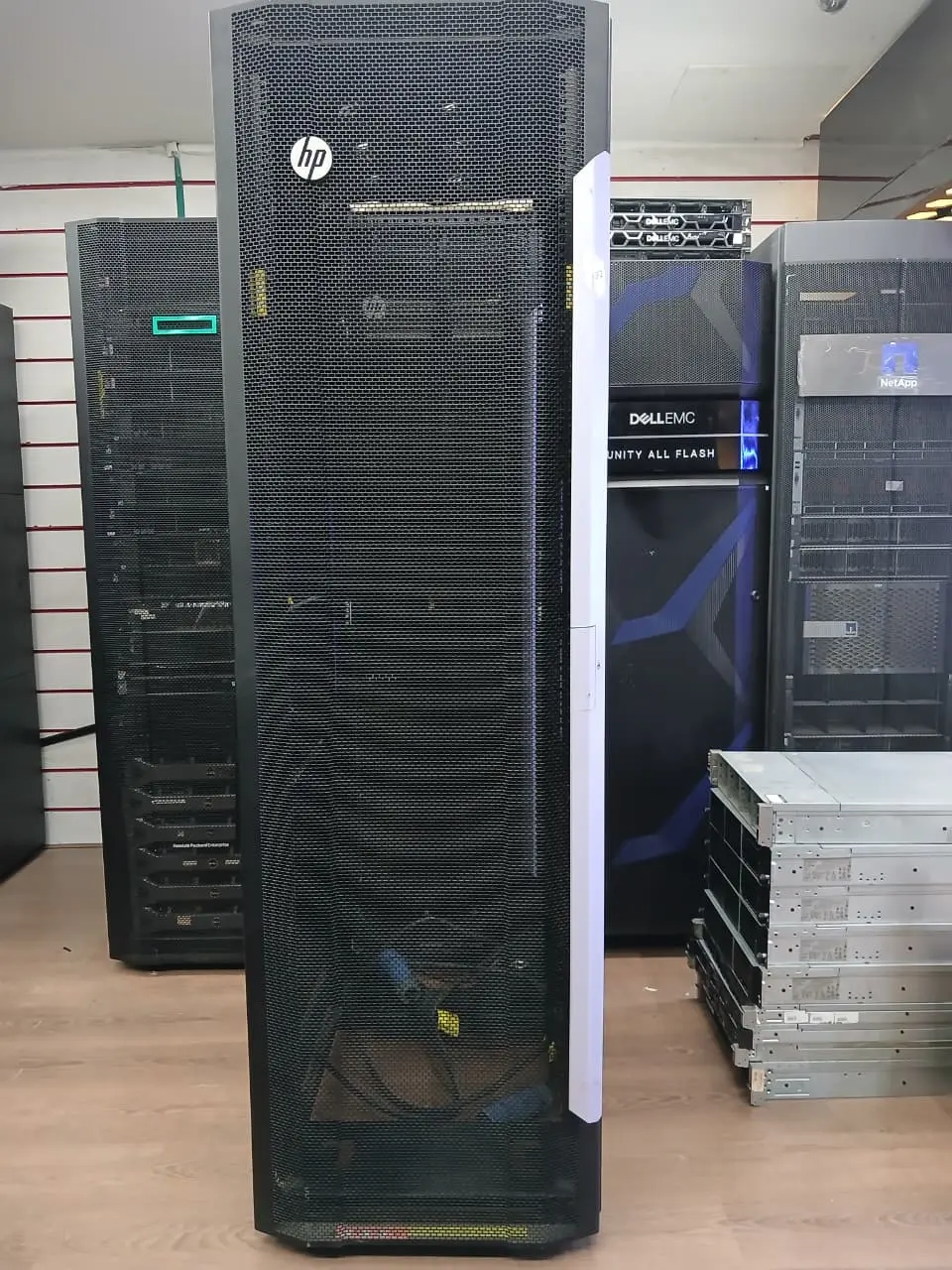 HPE 42U 600mm x 1075mm -3 HPE 42U 600mm x 1075mm -3