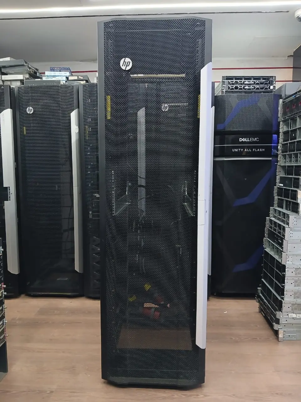 HPE 42U 600mm x 1075mm Enterprise Shock HPE 42U 600mm x 1075mm Enterprise Shock